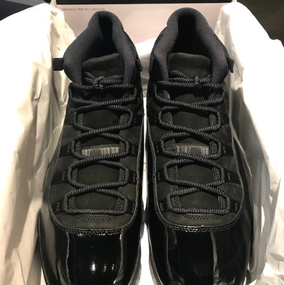 Jordan 11 Caps and Gowns